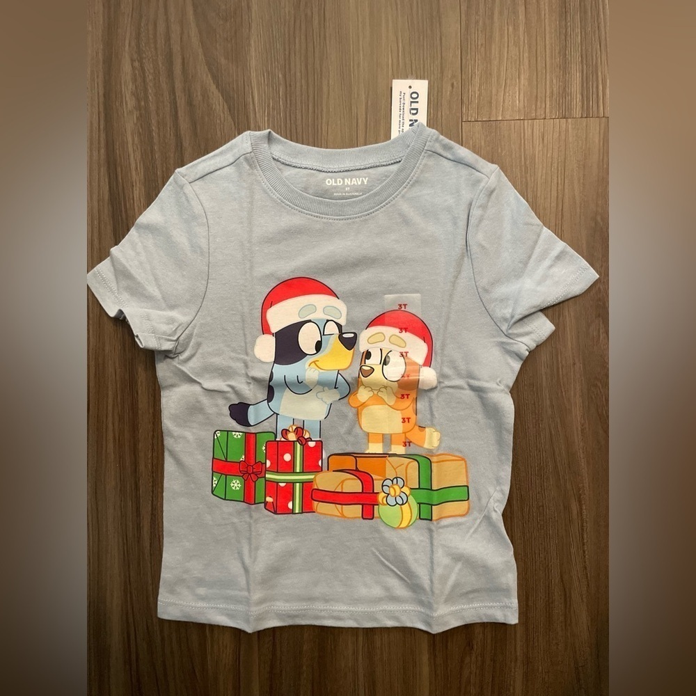 Old Navy Kids Bluey and Bingo Christmas Festive Blue Graphic Tee size 3T-NWT